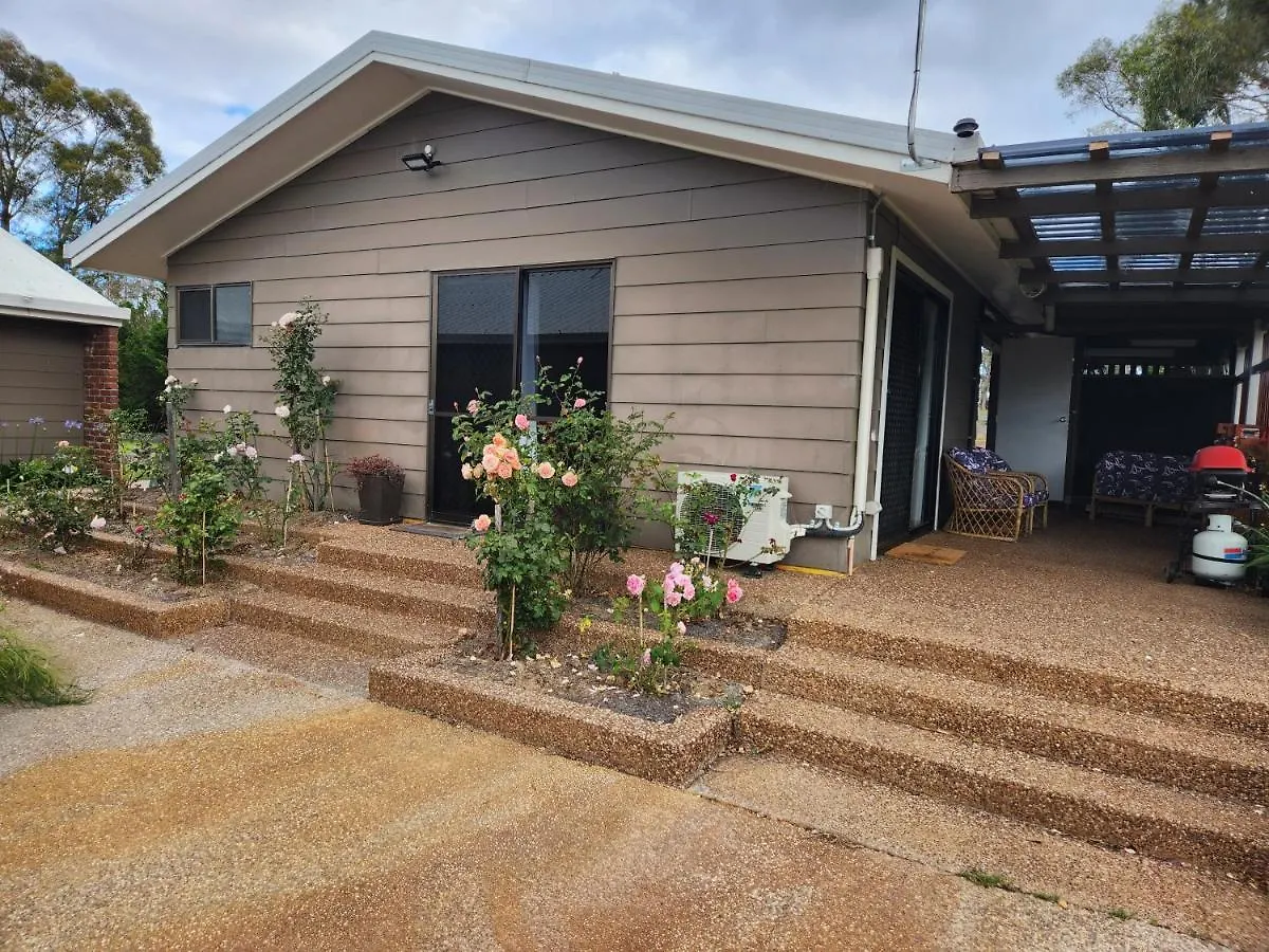 Holiday home Spencer Lane Cottage & Granny Flat Stanthorpe Australia